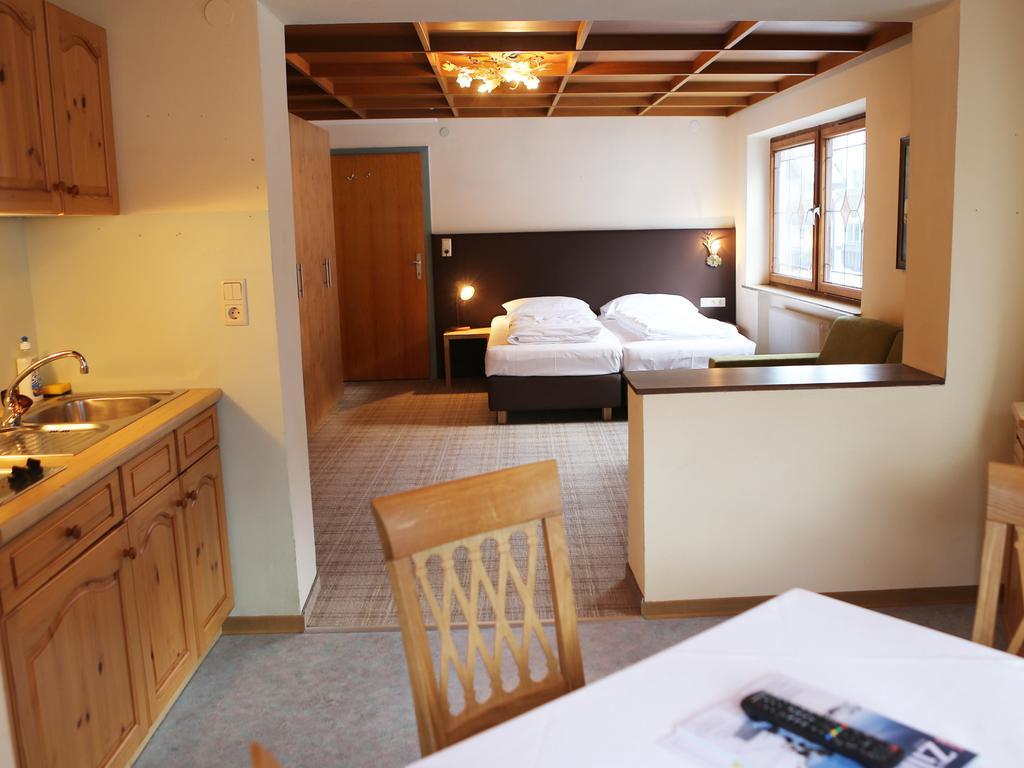Gasthof Pension Madseiterhof Tux Værelse billede